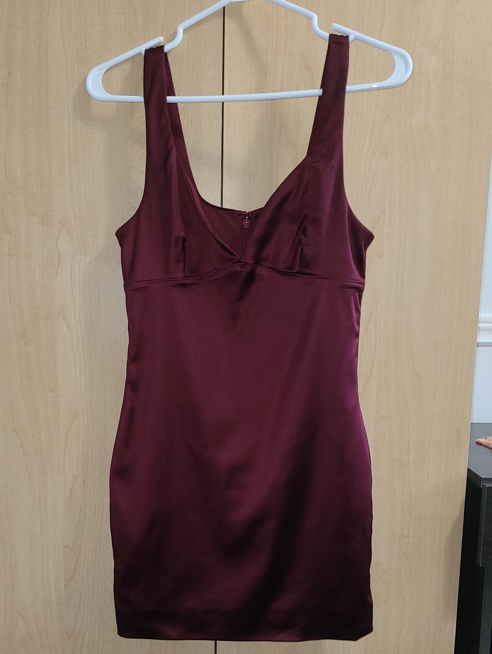 Aritzia - Babaton Satin V-neck Mini Lala Dress in Grapevine